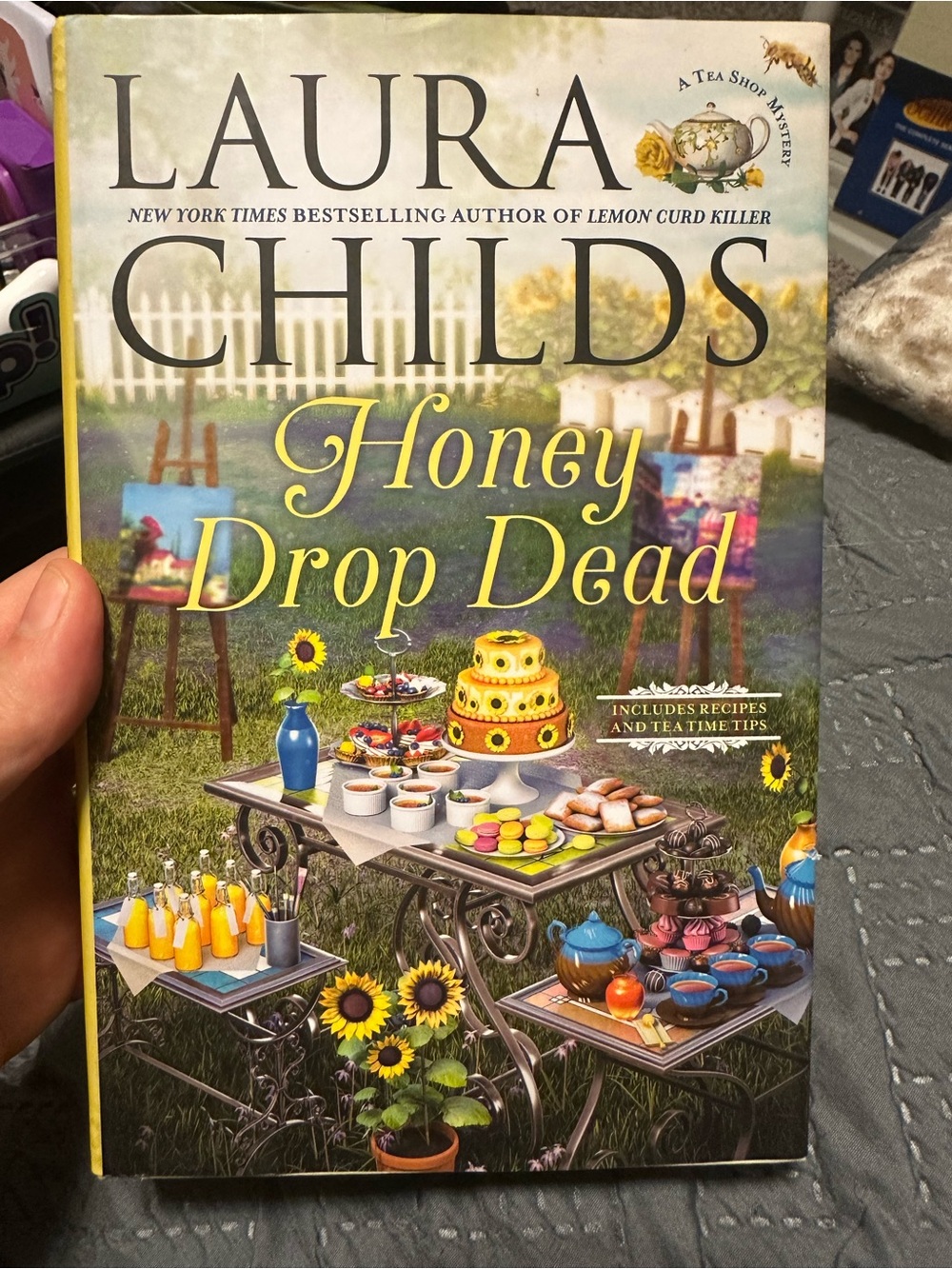 Honey drop dead by Laura Childs